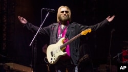 Tom Petty and the Heartbreakers seen at KAABOO 2017 at the Del Mar Racetrack and Fairgrounds, Sept. 17, 2017, in San Diego, California.