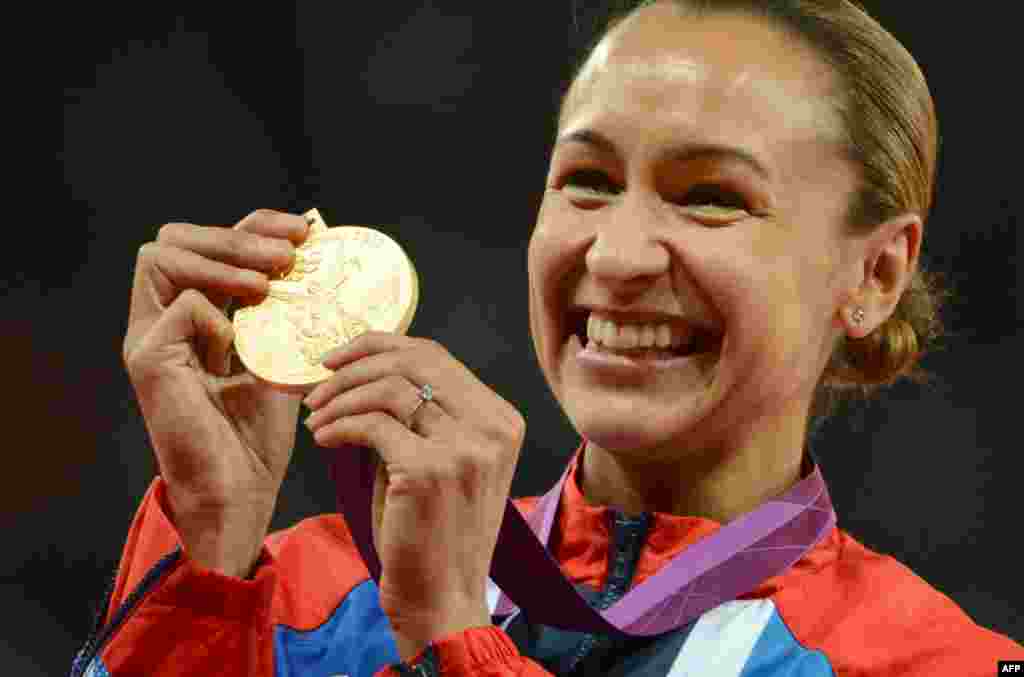 İngiliz Jessica Ennis heptathlon yarışlarında altın madalyaya ulaştı