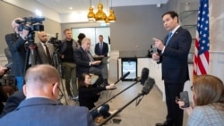 Menteri Luar Negeri Amerika Serikat Marco Rubio berbicara kepada media di Bandara Shannon di Shannon, Irlandia, 12 Maret 2025. (Saul Loeb/Pool Photo via AP)