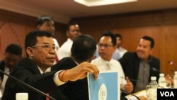 Co-founders of the Cambodian Nation Love Party (CNLP) during their first press conference in Phnom Penh on January 02, 2020. (Aun Chhengpor/VOA Khmer)