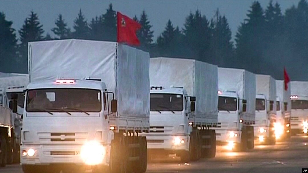 Ðoàn xe cứu trợ của Nga hướng tới miền đông Ukraine, ngày 12/8/2014.
