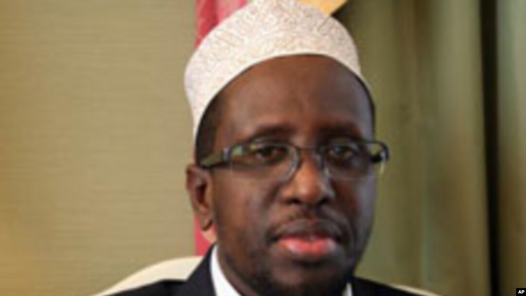 Madaxweyne Shariif oo ka Hadlay Dastuurka Qabyada ah