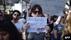 د کورنیو د جلا کولو د پالیسې د مخالفینو اعتراض