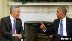 바락 오바마 미국 대통령(오른쪽)이 2일 워싱턴을 방문한 리셴룽 싱가포르 총리와 백악관에서 정상회담을 가졌다.