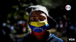 Inmigrantes venezolanos en campamentos en Bogotá, cuando fueron desalojados de sus viviendas durante la pandemia. [Foto de archivo]