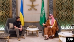 Встреча Владимира Зеленского с наследным принцем Саудовской Аравии Мухаммедом бен Салманом в Джидде. 12 июня 2024 года, 