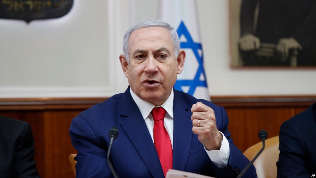 El primer ministro de Israel, Benjamin Netanyahu, preside la reunión semanal del gabinete en Jerusalén, el domingo 14 de abril de 2019. (Ronen Zvulun/Pool via AP)