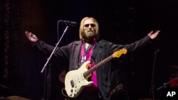 Tom Petty of Tom Petty and the Heartbreakers seen at KAABOO 2017 at the Del Mar Racetrack and Fairgrounds on Sunday, Sept. 17, 2017, in San Diego, Calif. (Photo by Amy Harris/Invision/AP)