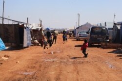 Many displaced people in Idlib don’t have enough food, water or heat on March 3, 2021 in Idlib, Syria. (Mohammad Daboul/VOA)