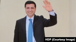 Selahattin Demirtas, Capres dari Partai Rakyat Demokratik yang pro Kurdi.