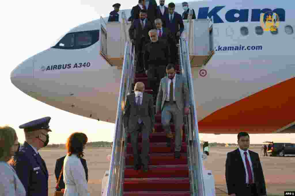 رییس جمهور محمد اشرف غنی و هیات همراهش صبح پنجشنبه به وقت واشنگتن دی سی وارد امریکا شد