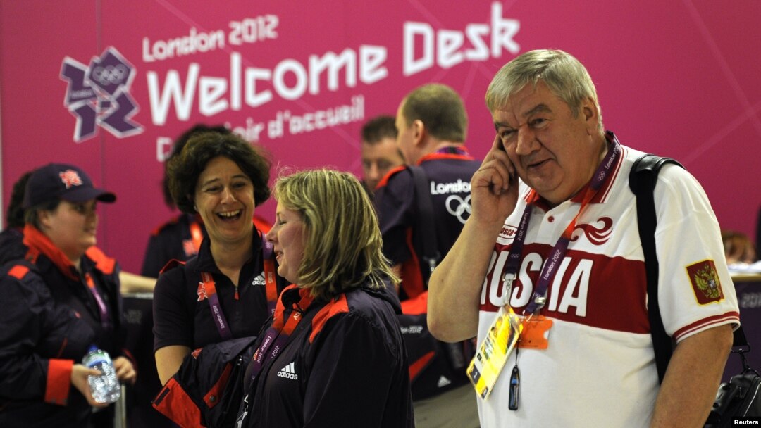 Kontingen Olimpiade dari Rusia tiba di bandara Heathrow, London, (16/7). 