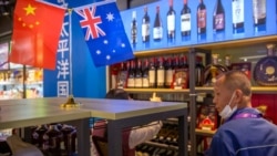 Quầy bày bán rượu do Úc sản xuất tại Triển Lãm Hàng nhập khẩu ở Thượng Hải, ảnh chụp ngày 5/11/2020. Trung Quốc tăng áp lực lên Úc vì bất bình về lập trường của Úc, ủng hộ một cuộc điều tra vào nguồn gốc của virus Covid-19.