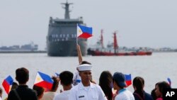 지난 5월 마닐라 남부 군사시설에 정박해 있는 필리핀 해군 소속 'BRP탈랙'함. 필리핀 당국은 미국에서 레이더 설비를 사들여 해군 함정 장비를 현대화할 계획이다.