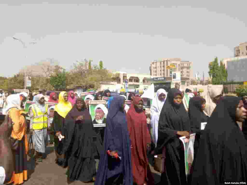 ABUJA: Mata &#39;yan Shi&#39;a sun yi zanga zanga domin a sako shugabansu, Shaikh Ibrahim El-Zakzaky, Disemba 13, 2017