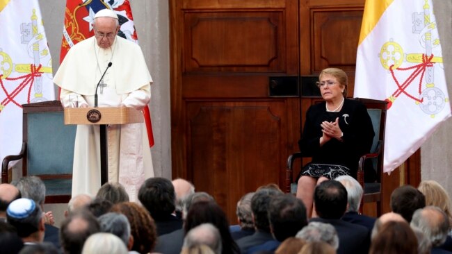 El papa Francisco pronunció un discurso en el el palacio presidencial de Chile donde fue recibido por la presidente Michelle Bachelet el martes, 16 de enero de 2018.