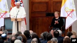 El papa Francisco pronunció un discurso en el el palacio presidencial de Chile donde fue recibido por la presidente Michelle Bachelet el martes, 16 de enero de 2018.