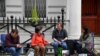 ریچارد رتکلیف، همسر نازنین زاغری، روز یکشنبه ۲۶ خرداد همزمان با جشن تولد دخترش مقابل سفارت ایران در لندن دست به اعتصاب غذا زده است