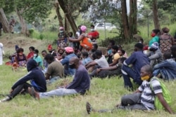 Some of the COVID-19-positive returnees at Mapanga Quaratine Centre in Blantyre, Malawi, Jan. 11, 2021. (Lameck Masina/VOA)