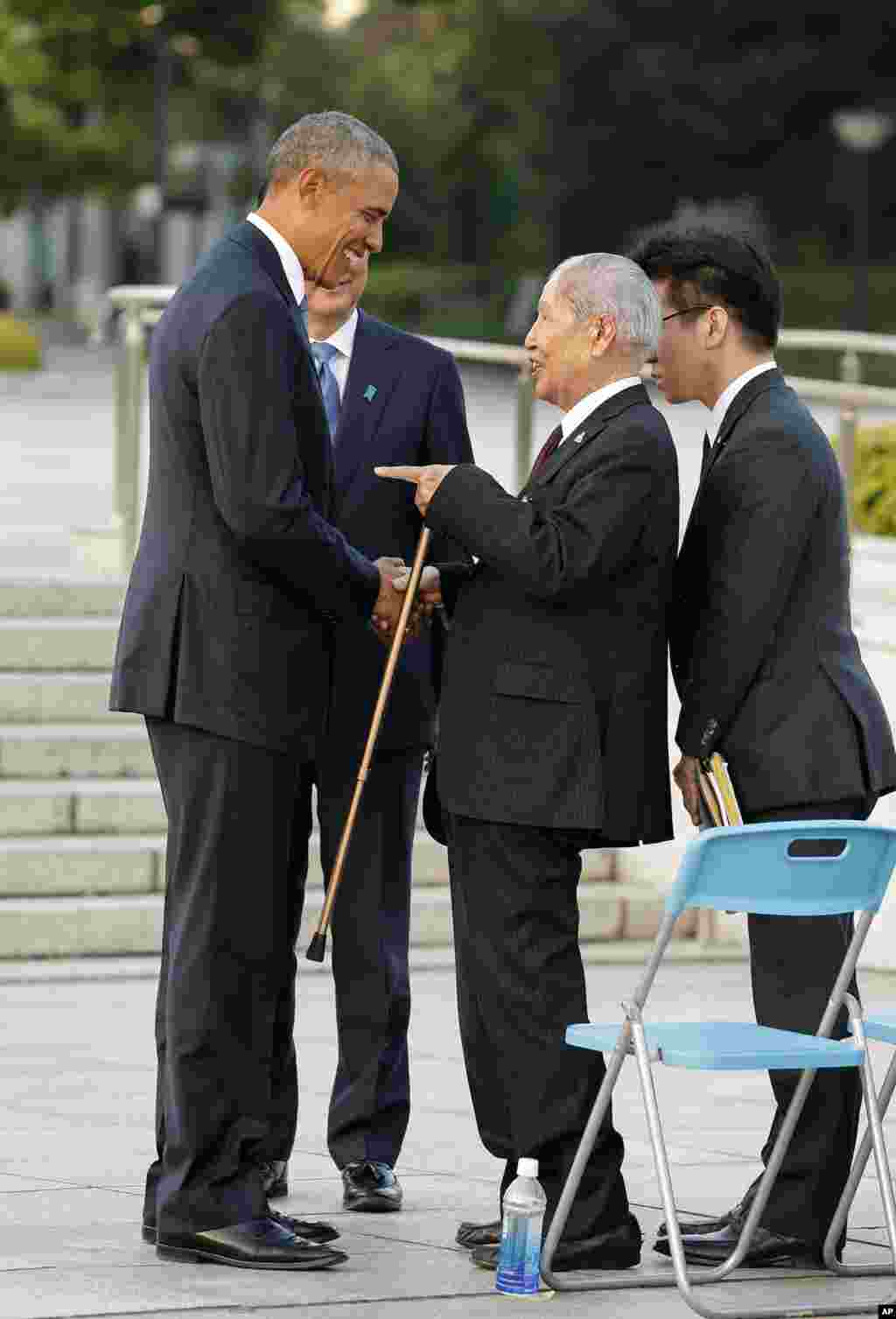 اوباما با قربانیان هیروشیما نیز دیدار کرد.