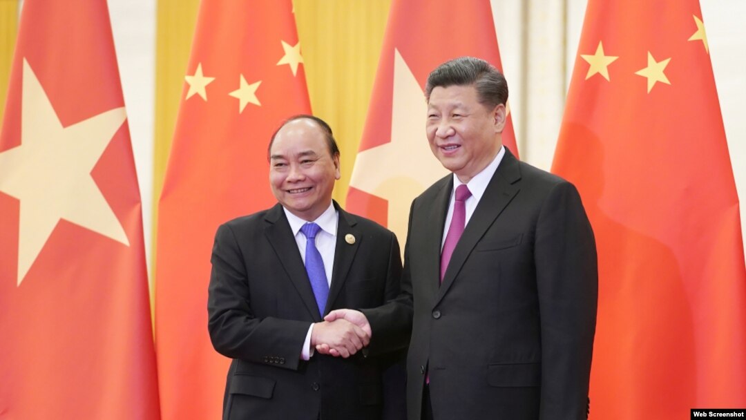 Chủ tịch Trung Quốc Tập Cận Bình tiếp Thủ tướng Việt Nam Nguyễn Xuân Phúc tại Bắc Kinh, 25/4/2019. Photo VTC via Chinhphu.vn