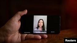 La líder opositora venezolana durante una reunión virtual con activistas el 23 de noviembre de 2024. REUTERS/Gaby Oraa