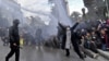 Polisi Tunisia Tembakkan Meriam Air ke Arah Demonstran 