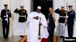 Yahya Jammeh et sa femme Zineb Jammeh, Maison Blanche, Washington, le 5 août 2014. 