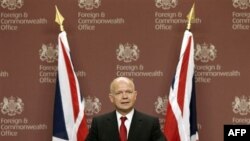 Britania largon të gjithë diplomatët e saj nga Libia