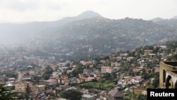 Une vue générale de la ville de Freetown, Sierra Leone, le 19 août 2017. 