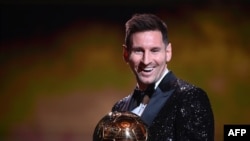 Lionel Messi a reçu le Ballon d'Or 2021, Paris, le 29 novembre 2021. 