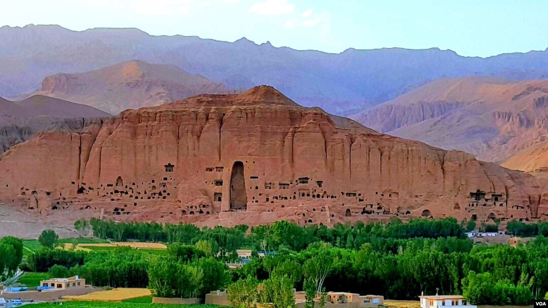 بیش از ۳۵۰ هزار گردشگر در طول سال روان از بامیان دیدن کرده است