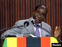 លោក​ Robert Mugabe ប្រធានាធិបតី​ស៊ីមបាវ៉េ​ថ្លែង​ពី​សេចក្តី​សម្រេច​របស់​លោក​នៅ​ក្នុង​ក្រុង​ហារ៉ារ៉េ ប្រទេស​ស៊ីមបាវ៉េ កាលពី​ថ្ងៃទី៩ ខែកញ្ញា ឆ្នាំ២០១៦។