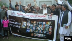 د پاکستان نه يواځې قبايلي سيمې او بلوچستان د خبريالانو دپاره ډېرې خطرناکې دي، بلکې اسلام اباد او کراچۍ او ټول ملک کې خبريالانو ته دړکې ورکړل کيږي او هر وخت د خطرو سره مخ وي.