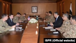 Général Joseph L. Votel, commandant entrant du Commandement central américain (US CENTCOM) a appelé le général Raheel Sharif, chef d'état-major (COAS) au GQG.