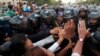 Pendukung Stasiun Radio di Kamboja Bentrok dengan Polisi
