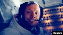 Armstrong u mesečevom modulu posle istorijske šetnje 20. juna 1969. godine
