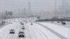 Una autopista llena de nieve en Dallas, Texas, el 31 de enero de 2023.