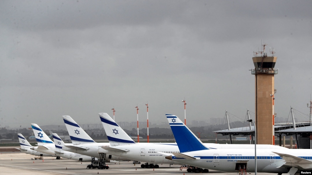 Avioni kompanije El Al Israel na pisti međunarodnog aerodroma Ben Gurion blizu Tel Aviva u Izraelu, 8. oktobra 2023.