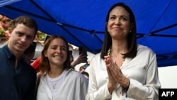 María Corina Machado se convirtió en la candidata presidencial de la oposición al ganar este domingo las primarias.