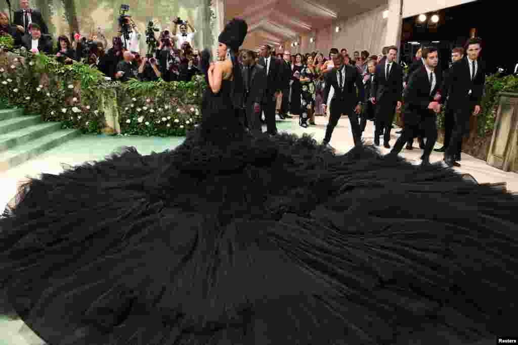 Cardi B poses at the Met Gala, an annual fundraising gala held for the benefit of the Metropolitan Museum of Art&#39;s Costume Institute with this year&#39;s theme &#39;Sleeping Beauties: Reawakening Fashion&#39; in New York City, May 6, 2024.