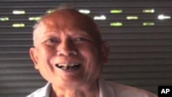 Meas Muth, a former member of the Khmer Rouge, was charged with homicide, enslavement and inhumane acts against foreigners at sea, as well as war crimes.