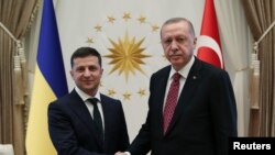 Cumhurbaşkanı Erdoğan ve Ukrayna Cumhurbaşkanı Zelensky dün telefon görüşmesi yaptı. 