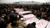 Pakistan: Người Shia chôn cất 89 nạn nhân của bạo động giáo phái
