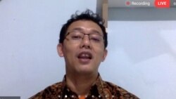 Komisioner Komisi Nasional Hak Asasi Manusia (Komnas HAM), Beka Ulung Hapsara, dalam sebuah webinar. (Foto: VOA/Petrus Riski)