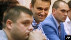 Петр Офицеров и Алексей Навальный