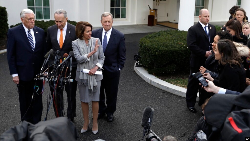 Resultado de imagen para foto de Trump en la reunión con los lÃderes del Congreso