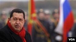 El presidente venezolano, Hugo Chávez, aseguró que su país le proveerá petróleo a Bielorrusia por los próximos 200 años, dentro de los acuerdos que realiza en su gira por Europa y Asia.