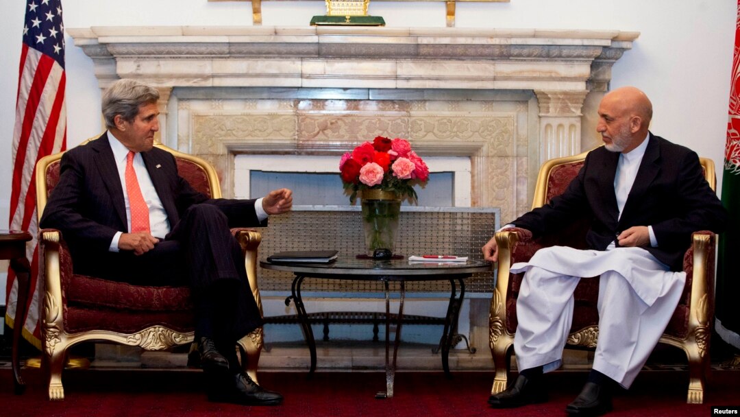 Davlat kotibi Jon Kerri kutilmaganda Afg’onistonga safar qilib, prezident Hamid Karzay bilan uchrashdi. 