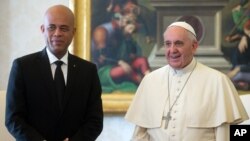 El papa Francisco recibió en el Vaticano, en audiencia privada, al presidente de Haití, Michel Joseph Martelly.